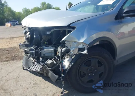 2017 Toyota Rav4 Le z USA, uszkodzony, nr VIN 2T3ZFREV5HW372357